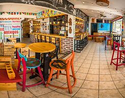 Chescos Hostel & Hotel