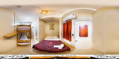 Chescos Hostel & Hotel