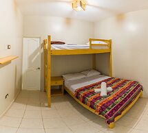 Chescos Hostel & Hotel