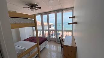 Chescos Hostel & Hotel