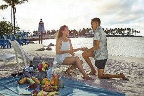 Courtyard by Marriott Faro Blanco Resort