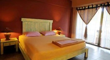 Casa Brazil Homestay & Gallery