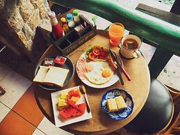 Casa Brazil Homestay & Gallery