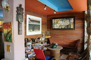 Casa Brazil Homestay & Gallery