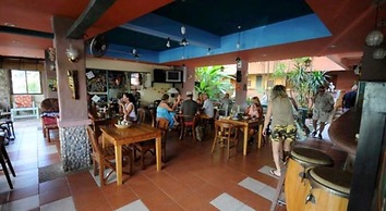 Casa Brazil Homestay & Gallery