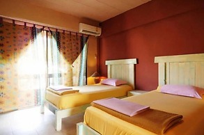 Casa Brazil Homestay & Gallery