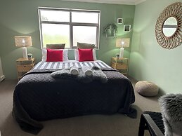 Sow and Piglets Guesthouse - Hostel