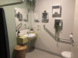 Sow and Piglets Guesthouse - Hostel