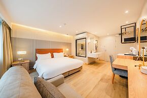 THEE Bangkok by TH District