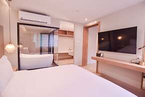 THEE Bangkok by TH District