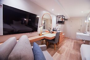 THEE Bangkok by TH District