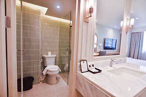 THEE Bangkok by TH District