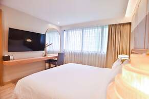 THEE Bangkok by TH District