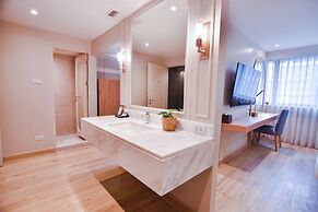 THEE Bangkok by TH District