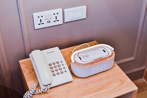 THEE Bangkok by TH District