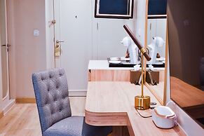 THEE Bangkok by TH District