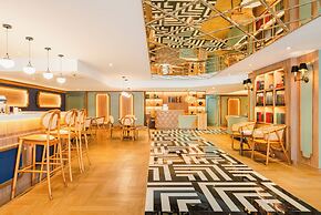 THEE Bangkok by TH District