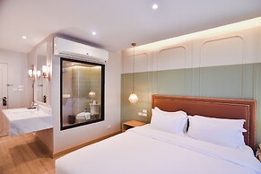 THEE Bangkok by TH District