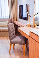 THEE Bangkok by TH District