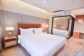 THEE Bangkok by TH District