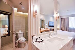 THEE Bangkok by TH District