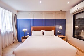 THEE Bangkok by TH District