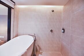 THEE Bangkok by TH District