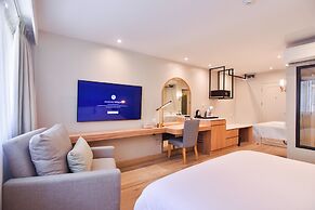 THEE Bangkok by TH District