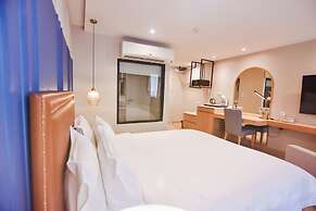 THEE Bangkok by TH District