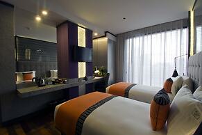 Hive Hotel and Convention Place