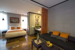 Hive Hotel and Convention Place