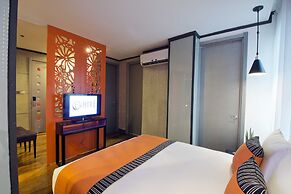 Hive Hotel and Convention Place