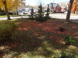 The Captain's House B&B