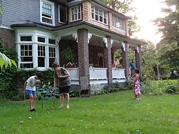 The Captain's House B&B