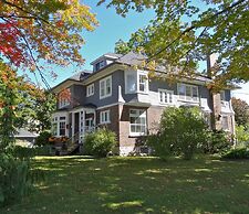 The Captain's House B&B