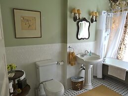 The Captain's House B&B