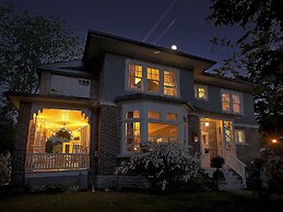 The Captain's House B&B