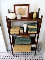 The Captain's House B&B