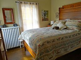 The Captain's House B&B