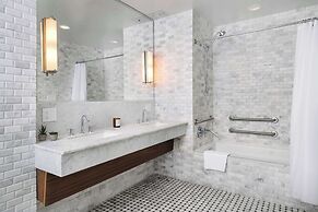 Nautilus Sonesta Miami Beach