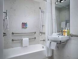 Nautilus Sonesta Miami Beach