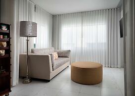 Nautilus Sonesta Miami Beach