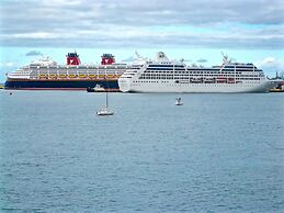 Hilo Reeds Bay Hotel