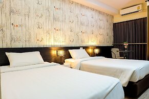 Prajaktra City Hostel