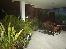 Wild & Wandering Backpacker & Bar