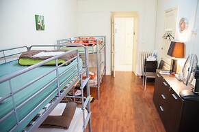 Victoria House - Hostel