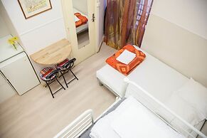 Victoria House - Hostel