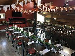 The Iona Heights Inn