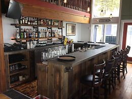 The Iona Heights Inn