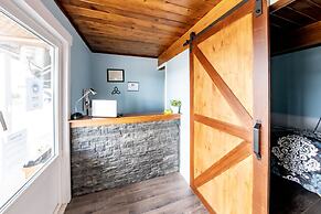 The Iona Heights Inn